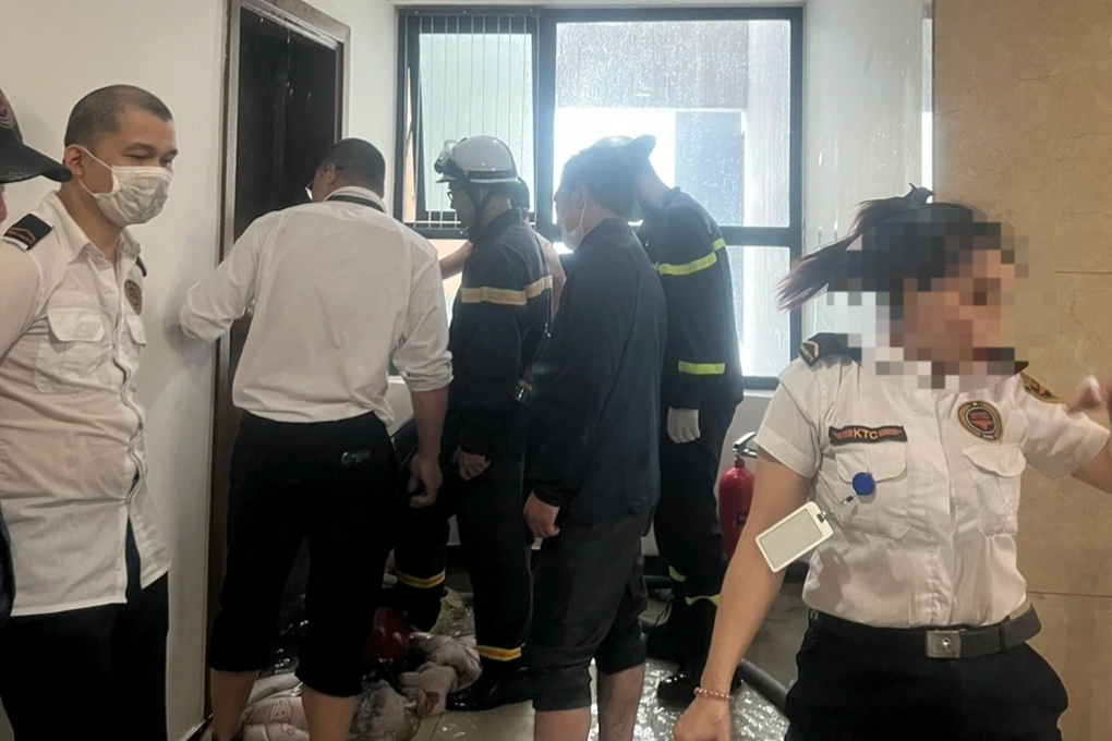 Cháy căn hộ tại tầng 22 chung cư ở Hà Nội - 2 Cháy căn hộ tại tầng 22 chung cư ở Hà Nội - 2