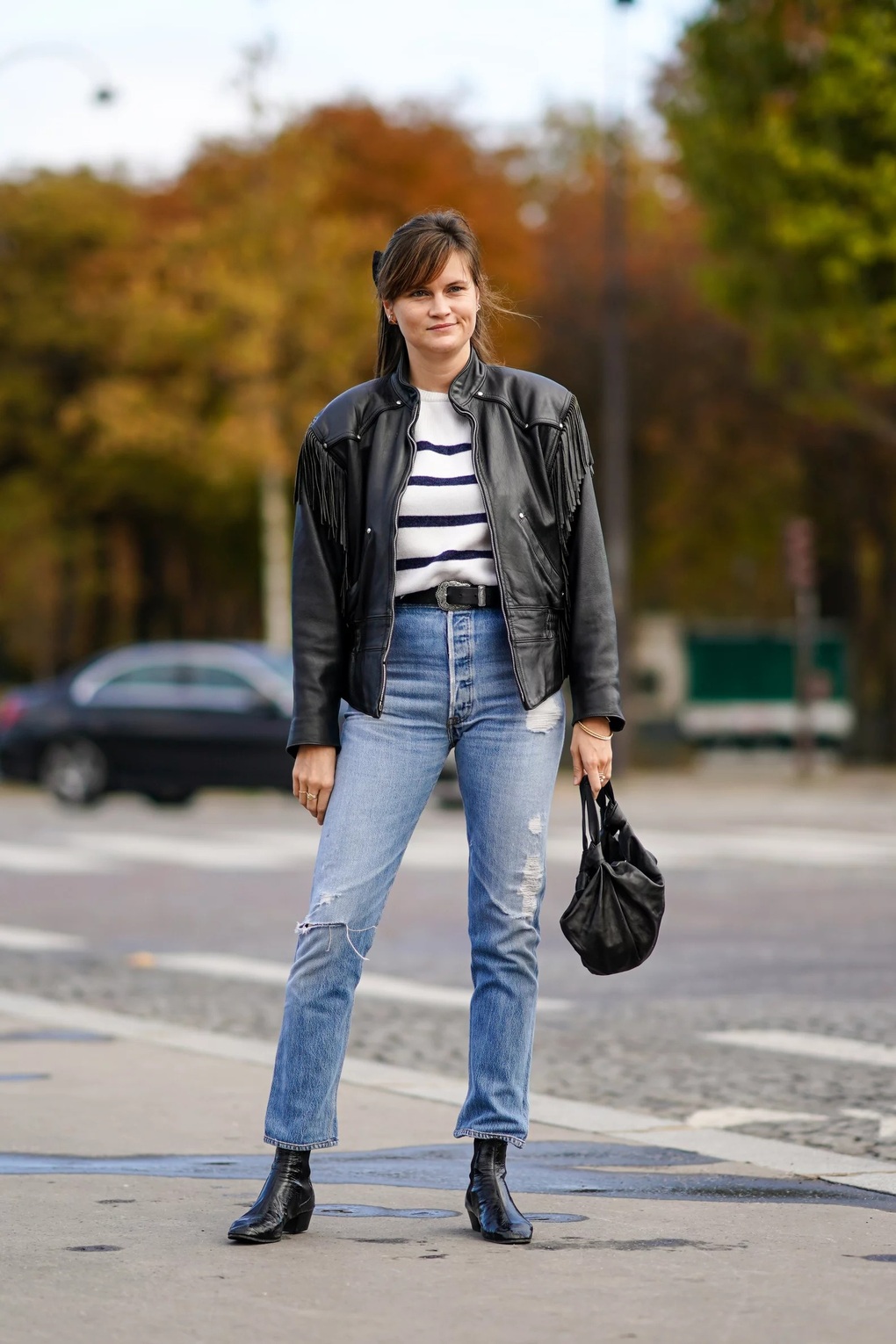 Kết hợp giày boots và quần jeans thế nào để trông sành điệu? - 3 Kết hợp giày boots và quần jeans thế nào để trông sành điệu? - 3