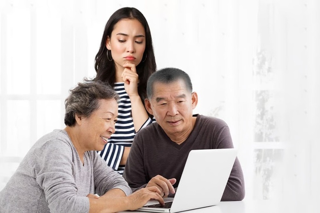 Con dâu mệt mỏi khi phải giữ bí mật động trời của bố chồng - 1 Con dâu mệt mỏi khi phải giữ bí mật động trời của bố chồng - 1
