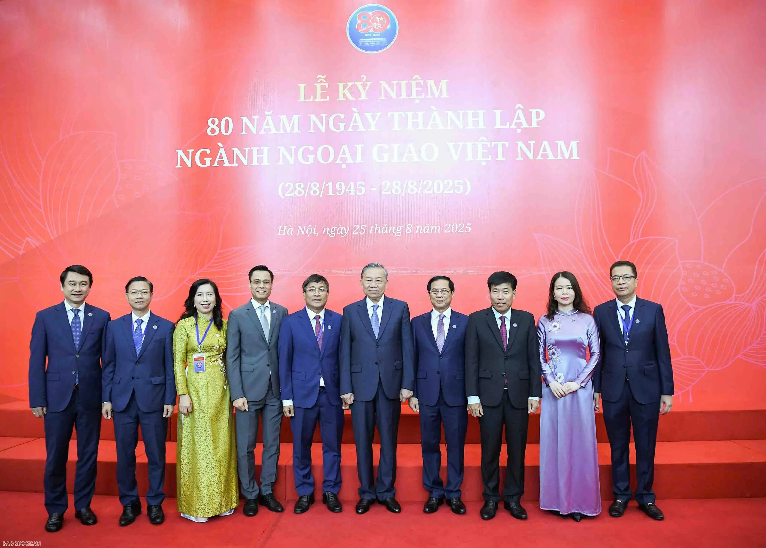 Chặng đường 80 năm vẻ vang của nền ngoại giao Việt Nam - 5 Chặng đường 80 năm vẻ vang của nền ngoại giao Việt Nam - 5