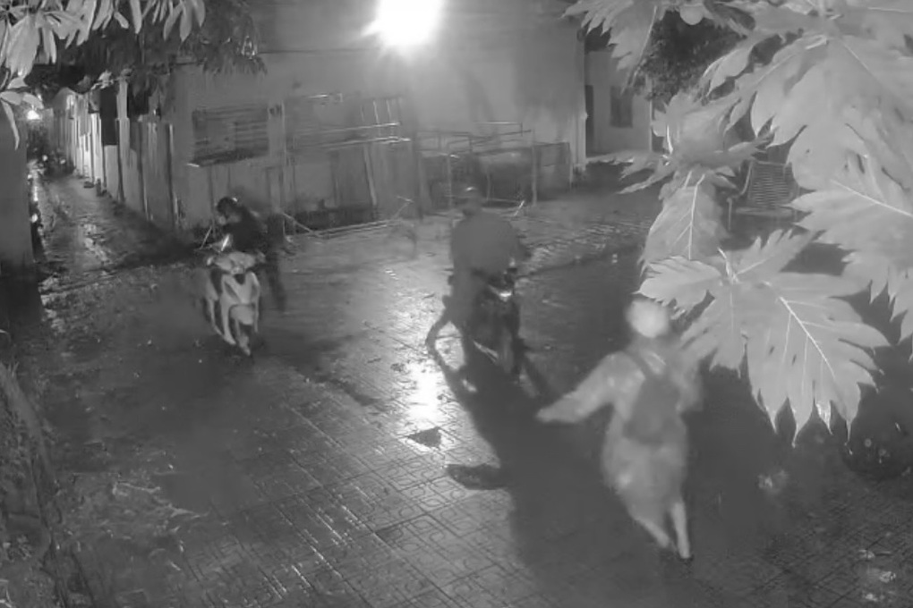 Đột nhập ký túc xá, trộm 6 xe máy của sinh viên ở Bình Dương - 1 Đột nhập ký túc xá, trộm 6 xe máy của sinh viên ở Bình Dương - 1