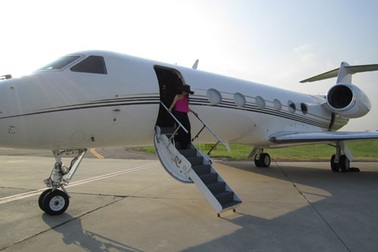 Em gái Cẩm Ly khoe máy bay riêng