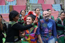 Làm sao để thổ cẩm Việt Nam thực sự được "sống" ?