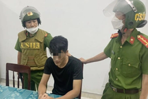 Giải cứu cô gái bị người tình đánh đập trong căn nhà khóa kín