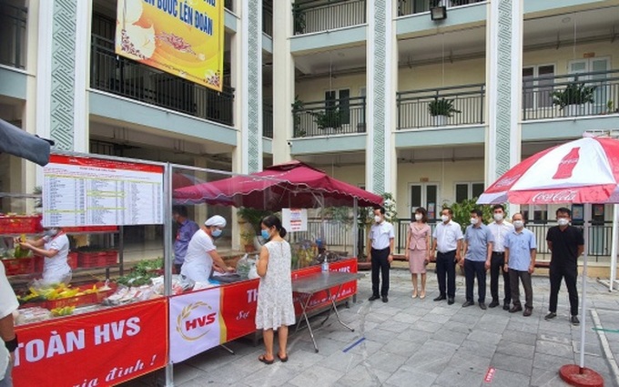 Hà Nội, triển khai các điểm bán hàng lưu động cho người dân trong thời gian giãn cách xã hội theo Chỉ thị 16