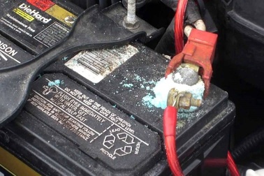 Nguyên nhân ắc-quy ô tô yếu điện, chết bình khiến xe không thể khởi động