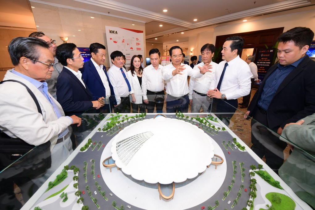 Muốn bứt phá toàn cầu, TPHCM cần cơ chế tự quyết mạnh mẽ hơn - 1 Muốn bứt phá toàn cầu, TPHCM cần cơ chế tự quyết mạnh mẽ hơn - 1