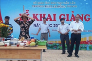 Thực hư hình ảnh "cúng bái trong lễ khai giảng" ở Đắk Lắk