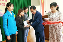Hội Khuyến học Quảng Nam trao học bổng đến 117 học sinh nghèo vượt khó