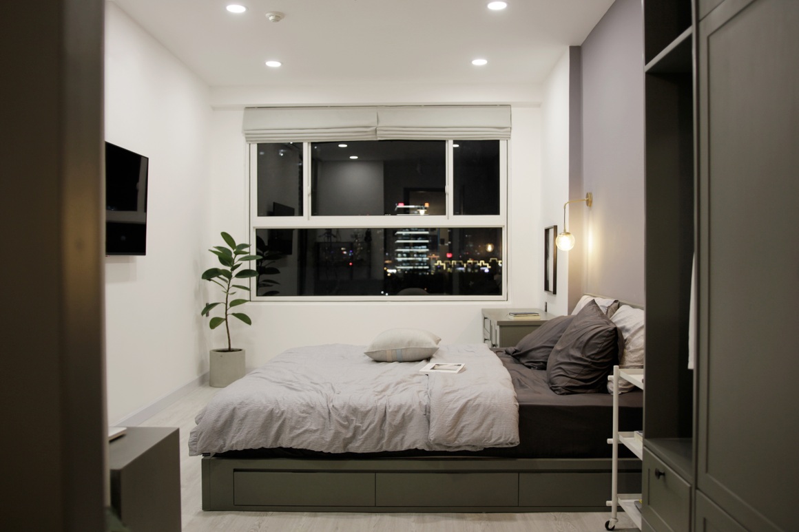 Ngắm căn hộ 69 m2 của chàng độc thân, bất ngờ với cách bài trí nội thất - 10 Ngắm căn hộ 69 m2 của chàng độc thân, bất ngờ với cách bài trí nội thất - 10