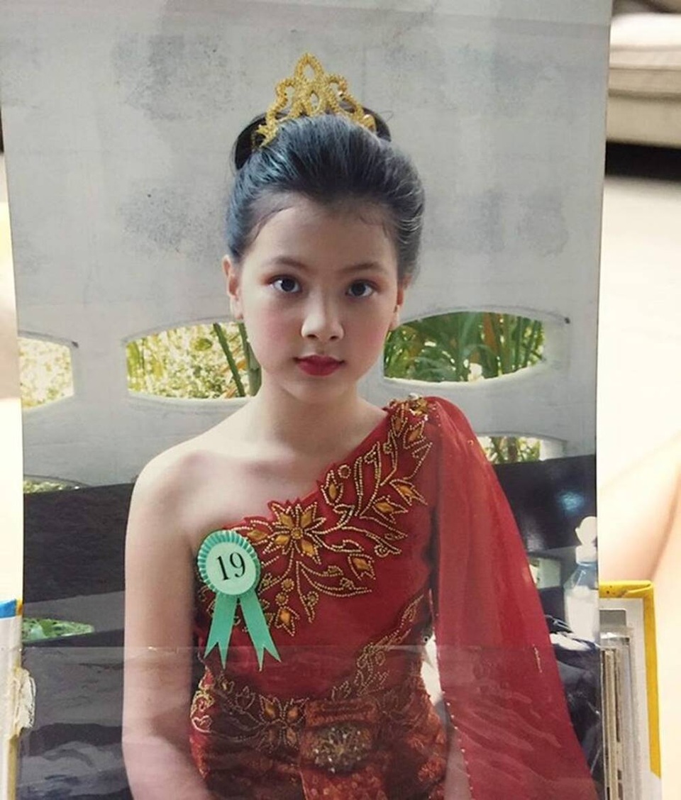 Mê mẩn vẻ ngoài diễm lệ của minh tinh đẹp nhất xứ Chùa Vàng - 2 Mê mẩn vẻ ngoài diễm lệ của minh tinh đẹp nhất xứ Chùa Vàng - 2