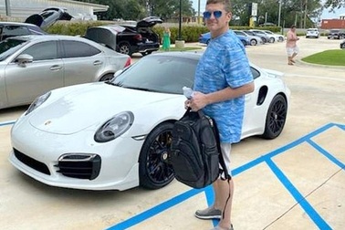 Mua xe Porsche bằng ngân phiếu... in từ máy tính