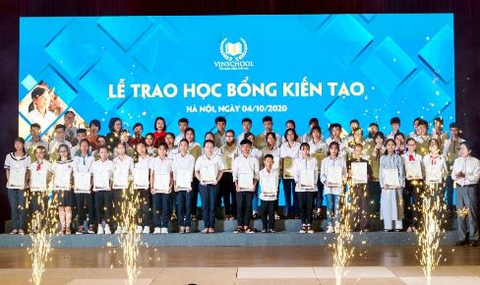 Vinschool trao Học bổng Kiến tạo cho Học sinh nghèo học giỏi - 1 Vinschool trao Học bổng Kiến tạo cho Học sinh nghèo học giỏi - 1