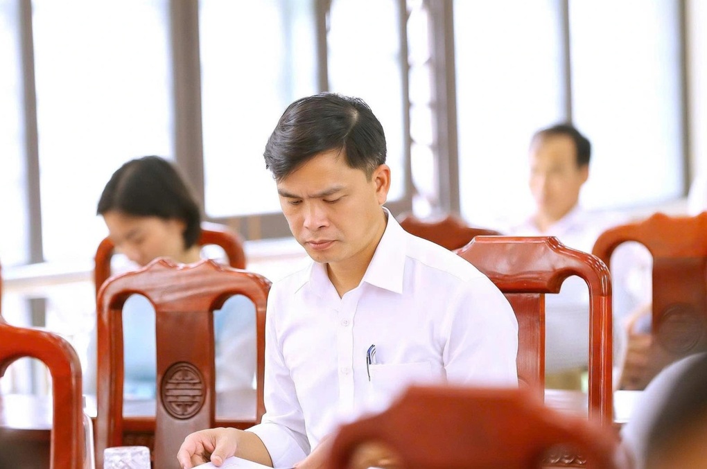 Cán bộ phường ở Bắc Ninh lao xuống hồ cứu cô gái sau tiếng kêu cứu lúc 5h - 1 Cán bộ phường ở Bắc Ninh lao xuống hồ cứu cô gái sau tiếng kêu cứu lúc 5h - 1