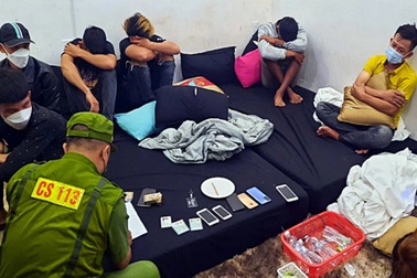 Đón năm mới, hàng chục nam, nữ thanh niên mở tiệc ma túy