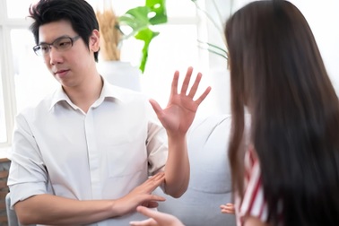 Tôi muốn hủy hôn vì cảm thấy bị xúc phạm trong lần đầu về quê bạn gái