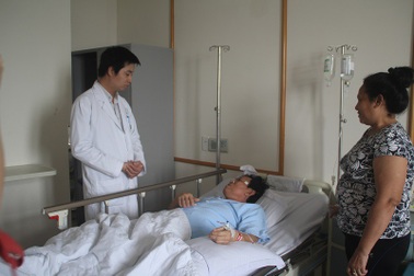 Cấp cứu bệnh nhân có 3 khối u to như quả cam trong trực tràng