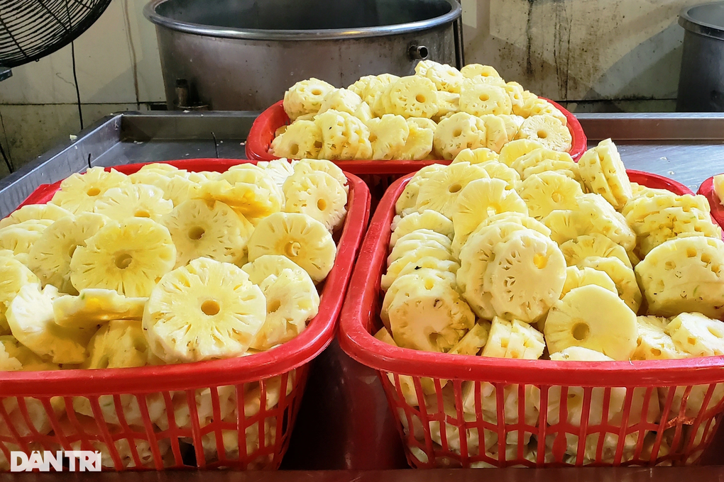 Thầy giáo kiếm thêm hàng chục tỷ đồng mỗi năm nhờ quả trăm mắt - 2 Thầy giáo kiếm thêm hàng chục tỷ đồng mỗi năm nhờ quả trăm mắt - 2