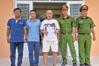 Kẻ trốn truy nã vụ giết người ở Phú Yên ra đầu thú tại Long An