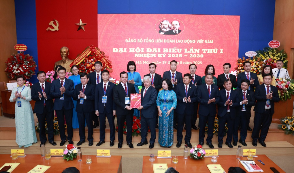 Đảng ủy Mặt trận tổ quốc chỉ định Bí thư Đảng ủy Tổng Liên đoàn lao động - 1 Đảng ủy Mặt trận tổ quốc chỉ định Bí thư Đảng ủy Tổng Liên đoàn lao động - 1