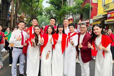 Trung vệ Duy Mạnh: "Biết ơn và tự hào trong ngày trọng đại của đất nước"