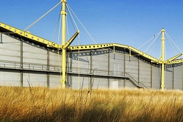 Nhà kho trong phim James Bond trở thành di sản kiến trúc Anh