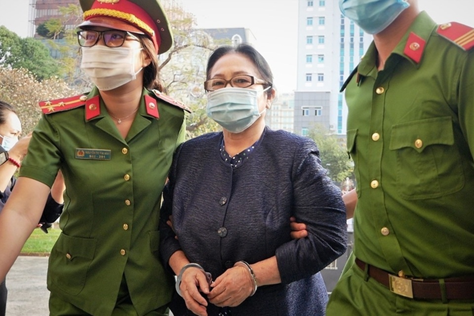 Thăng trầm của nữ đại gia siêu xe: Tột đỉnh giàu sang, nợ nần chồng chất - 1 Thăng trầm của nữ đại gia siêu xe: Tột đỉnh giàu sang, nợ nần chồng chất - 1