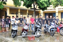 Khởi tố 13 đối tượng mang hung khí, đi xe máy đuổi nhau trên cao tốc