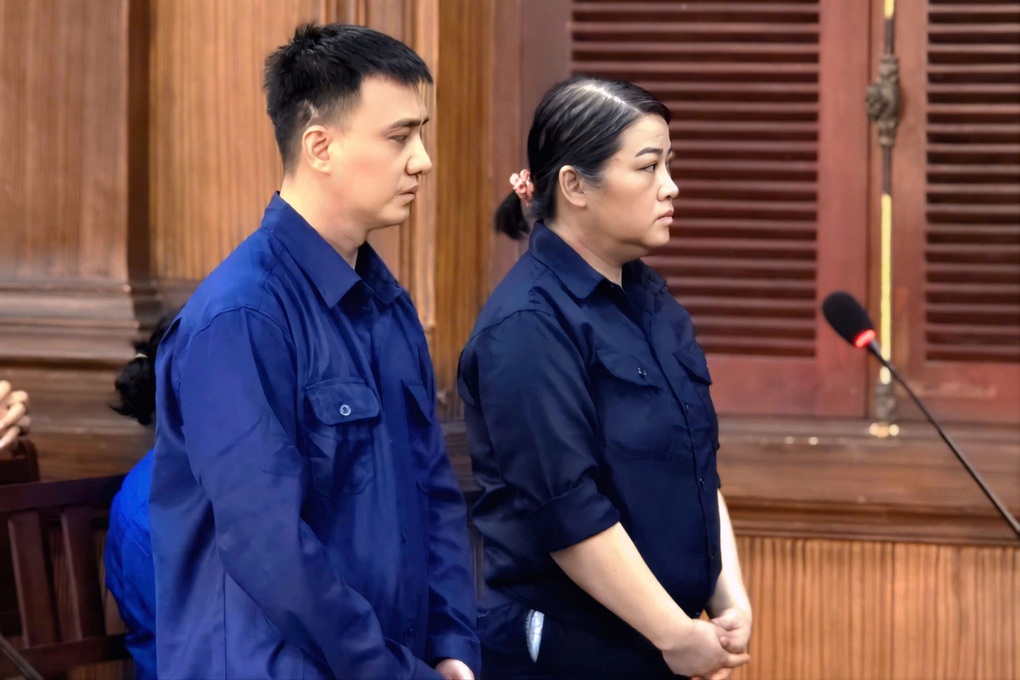 Hai bà nội trợ giúp sức “siêu lừa” chiếm đoạt hơn 100 tỷ đồng - 1 Hai bà nội trợ giúp sức “siêu lừa” chiếm đoạt hơn 100 tỷ đồng - 1