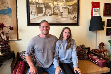 Tiết lộ về "ông Tây có ngoại hình như Thần Sấm" càn quét hội làng Hà Nội