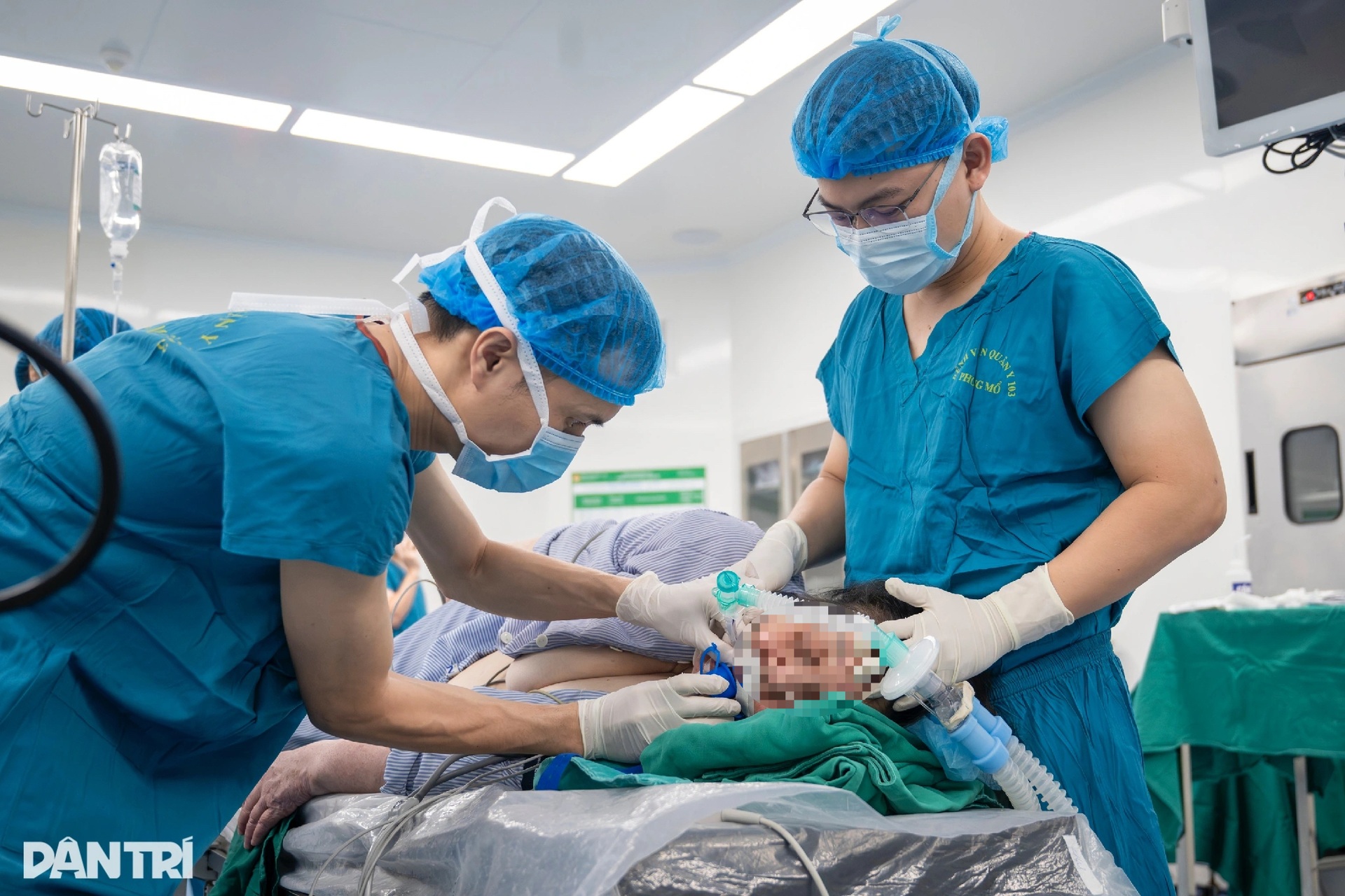 Xem bác sĩ thâm nhập dạ dày truy vết ung thư - 2 Xem bác sĩ thâm nhập dạ dày truy vết ung thư - 2