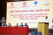 "Đừng bắt người giỏi chuyên môn chỉ có thể chọn theo đường... làm quan"