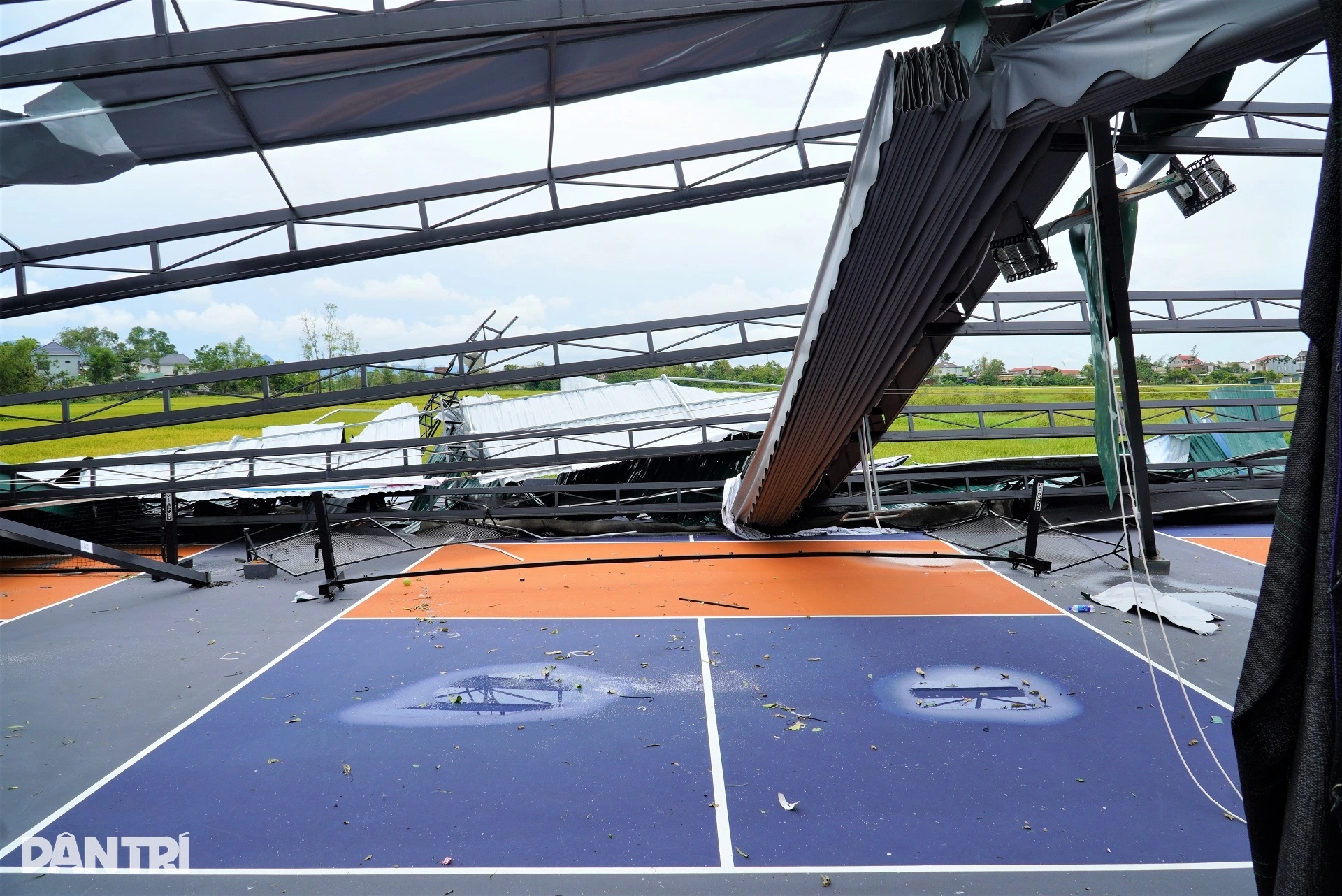 Nhiều sân Pickleball hư hỏng, đổ sập do bão Kajiki - 4 Nhiều sân Pickleball hư hỏng, đổ sập do bão Kajiki - 4