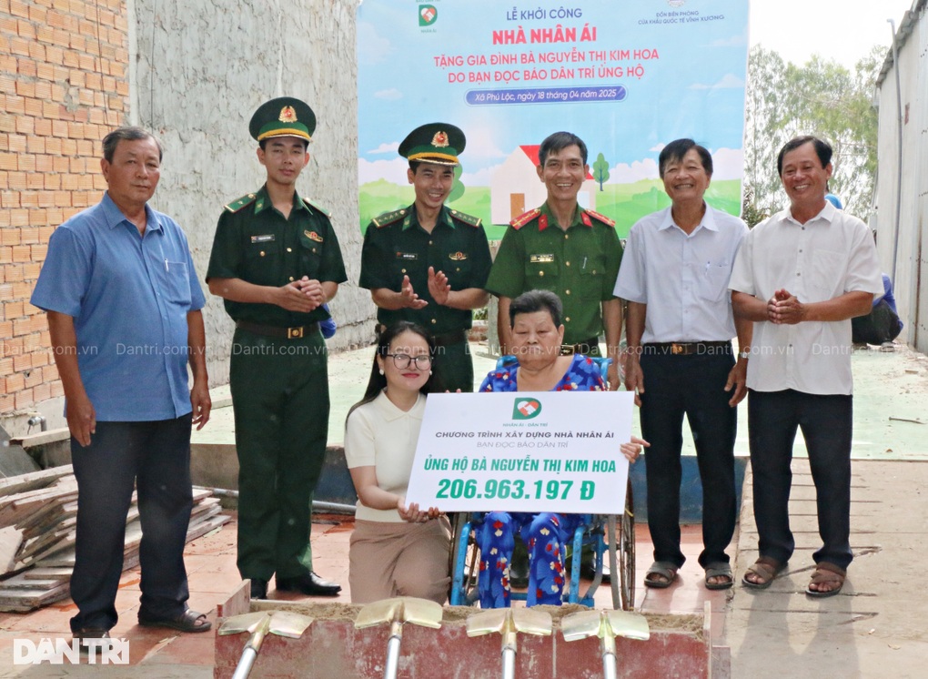 Khởi công nhà Nhân ái tặng 3 bà cháu khó khăn ở vùng biên - 1 Khởi công nhà Nhân ái tặng 3 bà cháu khó khăn ở vùng biên - 1