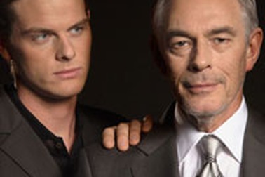 Cư xử với sếp trẻ 