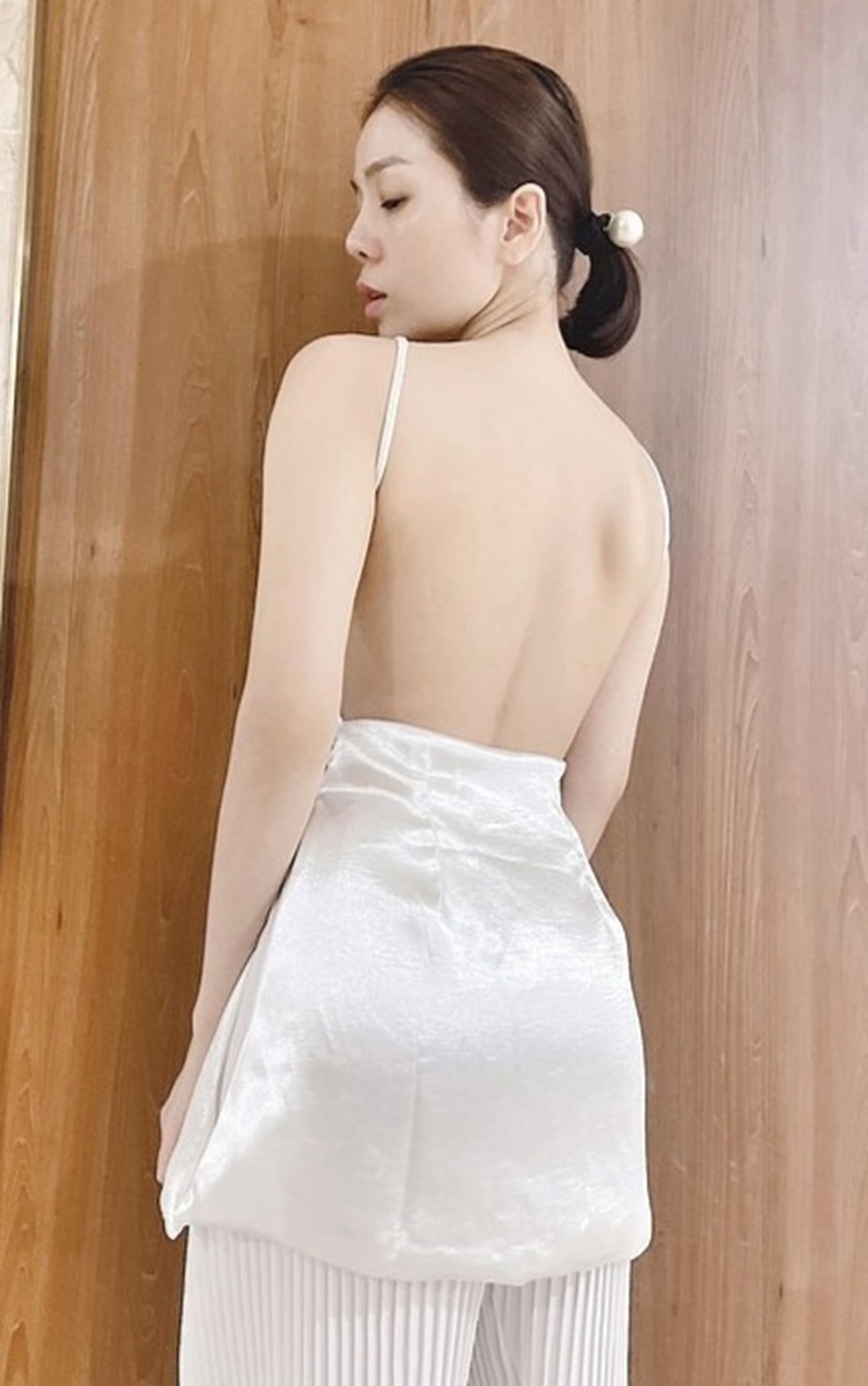 Lệ Quyên đáp trả khi bị nói lớn tuổi, con lớn vẫn suốt ngày khoe thân - 1 Lệ Quyên đáp trả khi bị nói lớn tuổi, con lớn vẫn suốt ngày khoe thân - 1