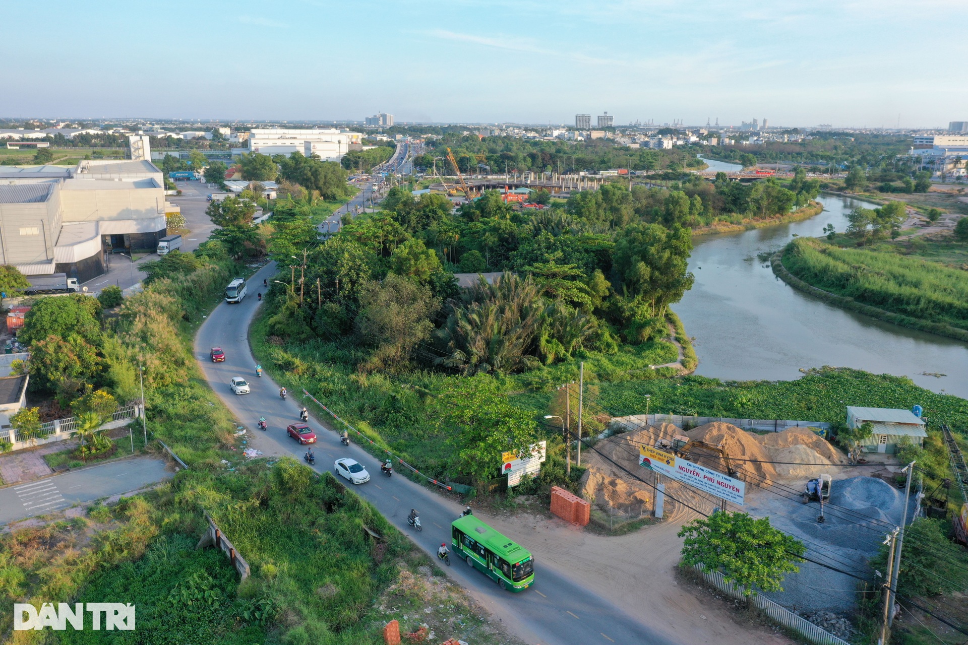 Hiện trạng loạt tuyến đường đi qua khu đô thị lớn tại TP Thủ Đức, TPHCM - 7 Hiện trạng loạt tuyến đường đi qua khu đô thị lớn tại TP Thủ Đức, TPHCM - 7