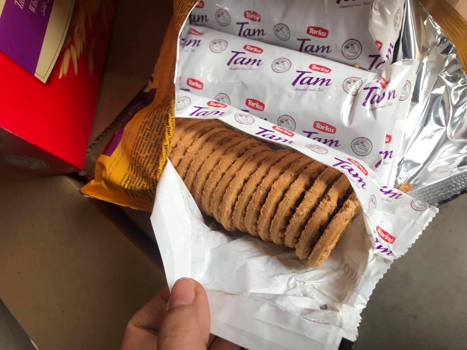 Hàng tấn bánh ngoại nhập hết hạn, doanh nghiệp lén biến thành mới - 1 Hàng tấn bánh ngoại nhập hết hạn, doanh nghiệp lén biến thành mới - 1