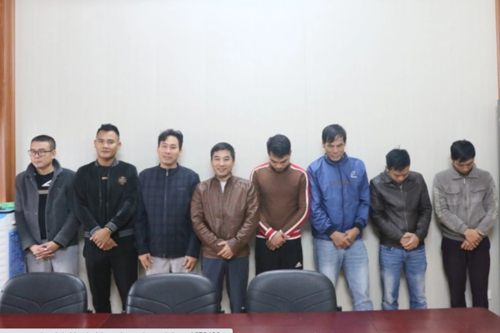 Một phụ nữ bị nhóm đối tượng bắt lên ô tô, yêu cầu nhận nợ 2,5 tỷ đồng - 1 Một phụ nữ bị nhóm đối tượng bắt lên ô tô, yêu cầu nhận nợ 2,5 tỷ đồng - 1