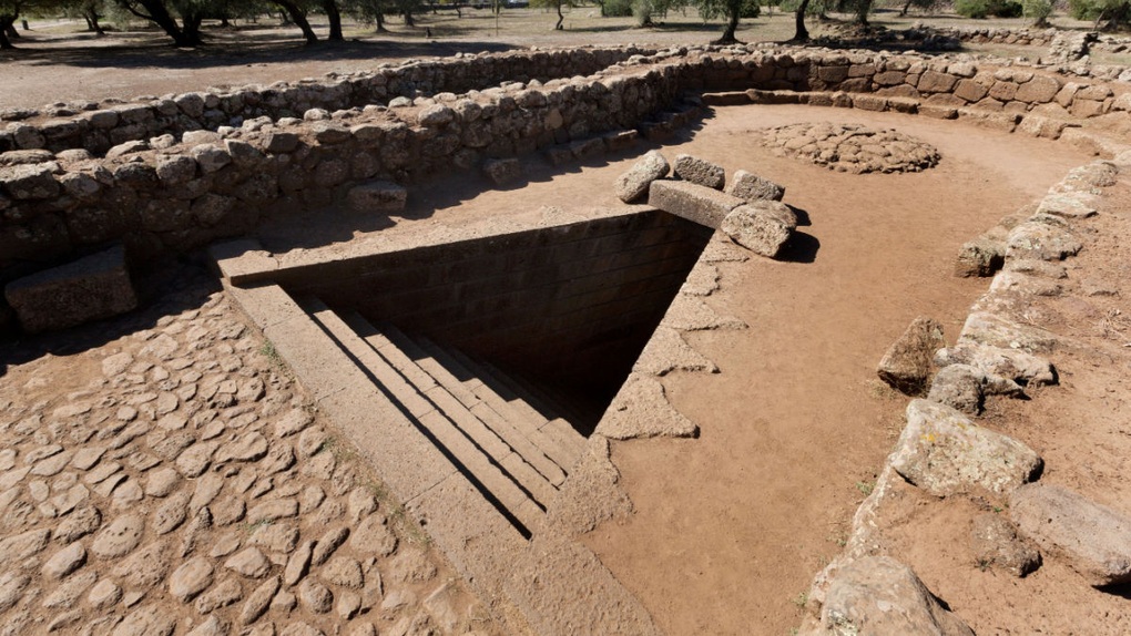 Bí ẩn giếng thiêng 3.500 năm tuổi ở nước Ý - 1