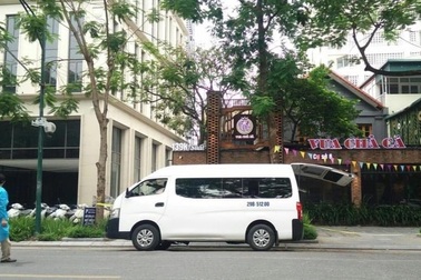 Hà Nội: Nam bảo vệ bị ngã tử vong trong nhà hàng Vua Chả Cá