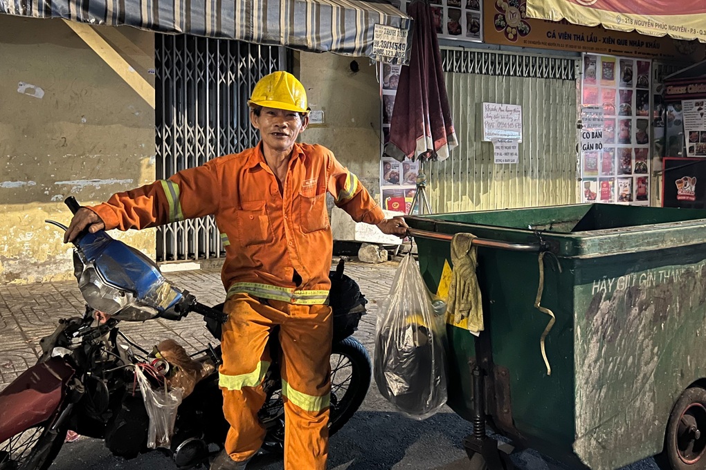 Giao thừa của những người không có Tết - 1 Giao thừa của những người không có Tết - 1