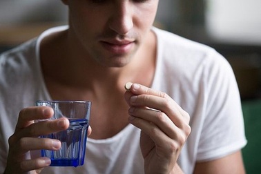 Trị cholesterol cao theo cách này, quý ông bất ngờ tránh được ung thư