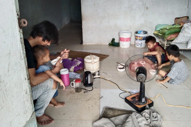 Kỳ lạ gia chủ cầm lòng không đặng, tìm cách giúp... kẻ trộm