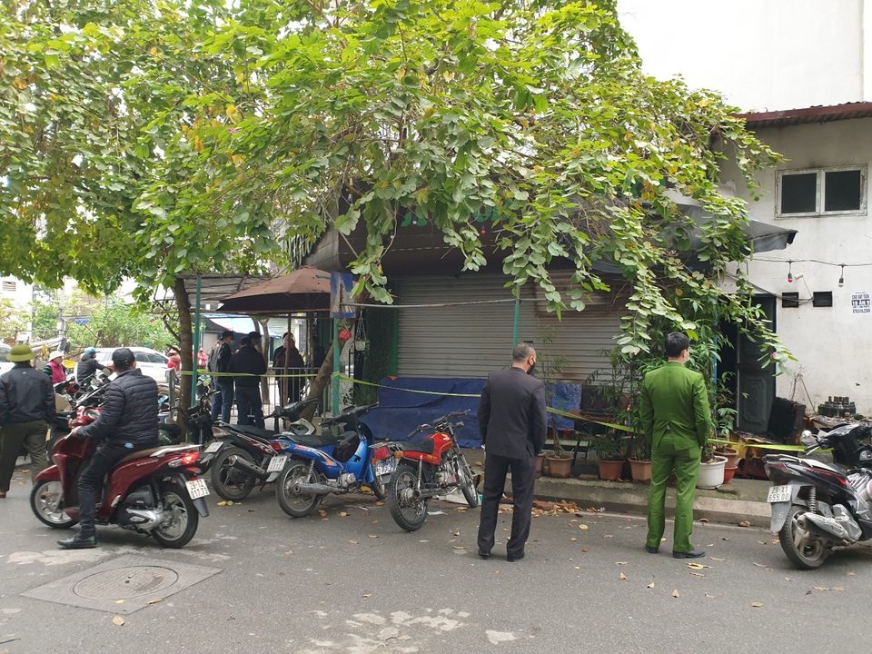 Hà Nội: Quán cà phê cháy lớn trong đêm mưa, một phụ nữ tử vong - 1 Hà Nội: Quán cà phê cháy lớn trong đêm mưa, một phụ nữ tử vong - 1