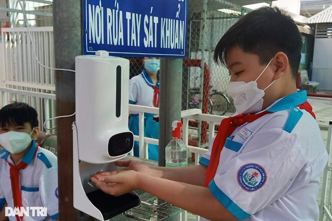 Phó Chủ tịch Bạc Liêu: Đảm bảo sức khỏe học sinh, giáo viên là trên hết - 6 Phó Chủ tịch Bạc Liêu: Đảm bảo sức khỏe học sinh, giáo viên là trên hết - 6