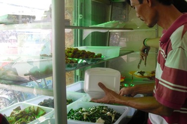 Cơm chay đắt hàng ngày Rằm tháng Bảy 