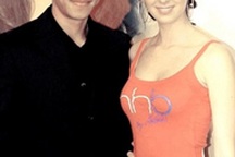 Hoa hậu hoàn vũ 2005 sắp lên xe hoa