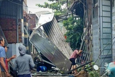 Vụ nổ nồi hấp làm sập tường 5 nhà dân ở TPHCM: Bé gái bị thương thế nào?