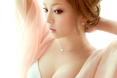 Nữ hoàng nhạc trẻ Nhật Bản Ayumi Hamasaki bỏ chồng